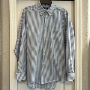 Chaps Men's Classic Fit Thick Striped Dress Shirt, Blue and White